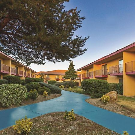 Baymont By Wyndham Tehachapi Hotell Exteriör bild