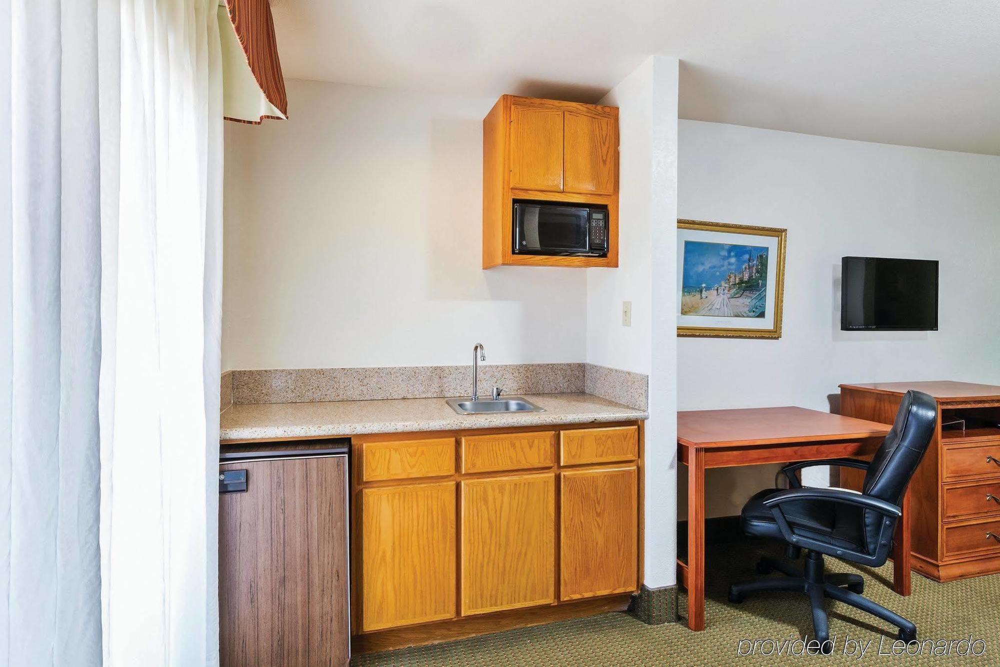 Baymont By Wyndham Tehachapi Hotell Exteriör bild